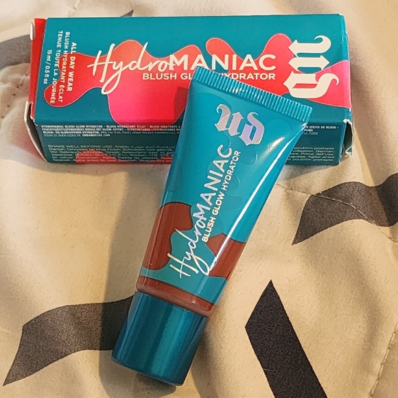 New Urban Decay Hydromaniac Dewy Liquid Blush Rebellious - Picture 10 of 12